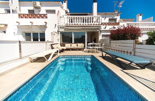 Holiday house Empuriabrava for 1 - 6 persons with 3 bedrooms - Holiday home