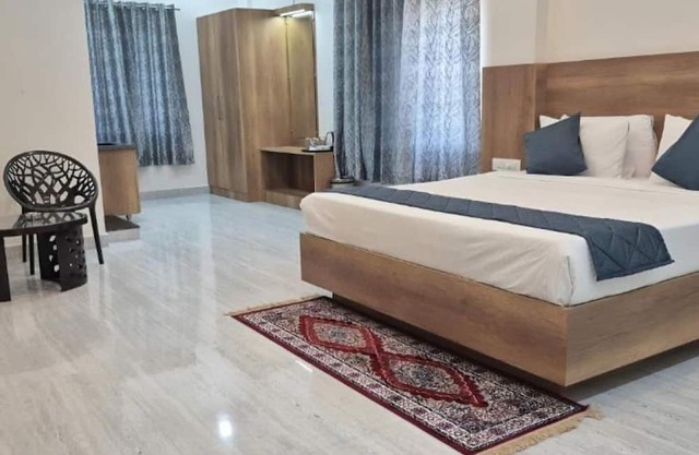 SIGNATURE - VILLAGE STAY