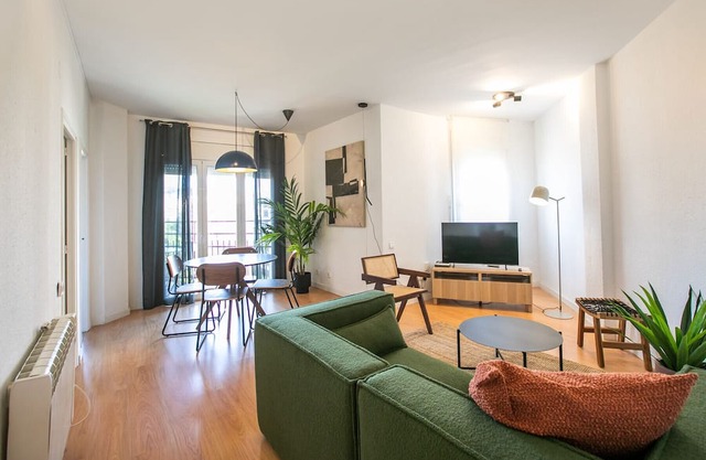 72GRVCC1066- Near Sagrada Familia