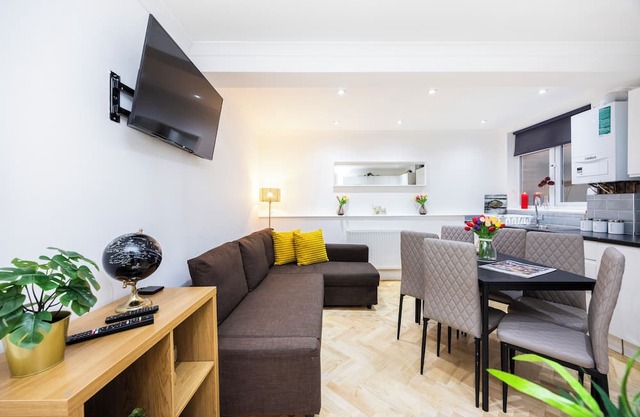 Welcome to Plotseeker’s 2 Bedroom Charming Family Apartment