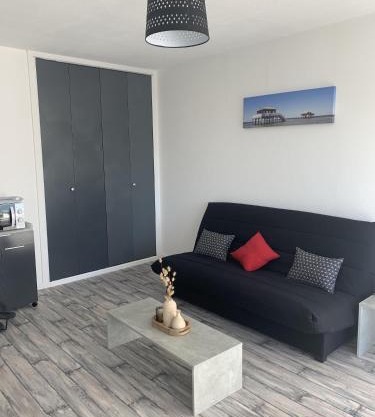 Charmant studio lumineux avec balcon centre-ville proche plage