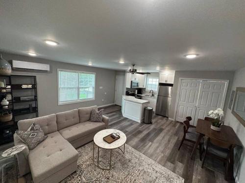 Fresh and modern, 2022 build.