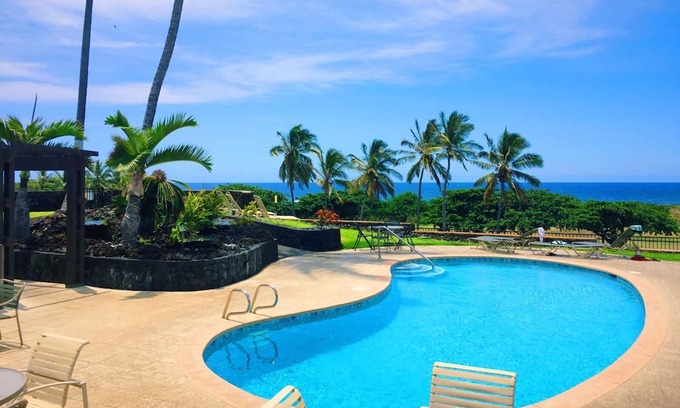 Punaluu House | #26 1 King Bed/1 Bath with Sofa Sleeper and Ocean View