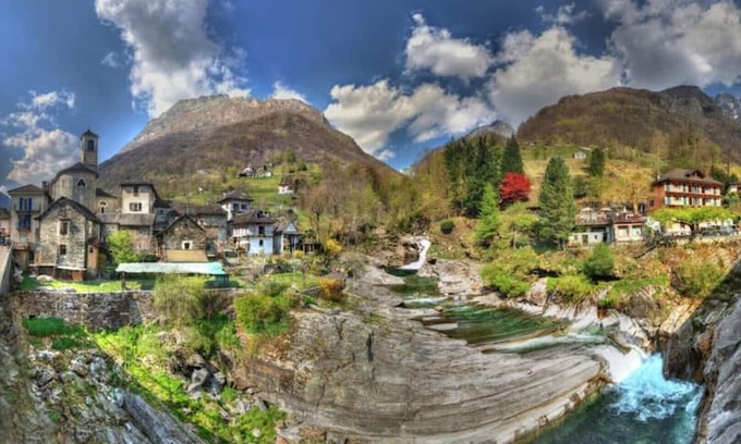 Brissago Apartment | In the middle of the historic old town with a dream view of Lake Maggiore