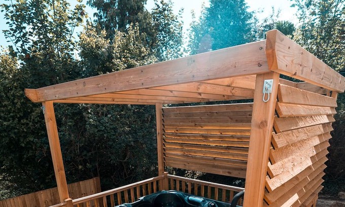 Chatham House | Luxury Renovated Bungalow with Hot Tub