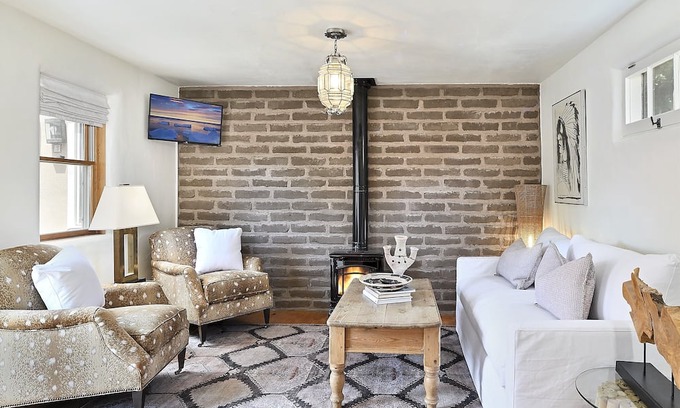 Downtown Santa Fe Bed & Breakfast | Dos Hermanas Casita 2 | Cozy Downtown | 1BR/1BA