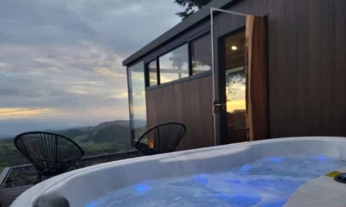 Monteverde Cabin | Glass Cabin in the Forest+270° view+ Hot Tub +Deck