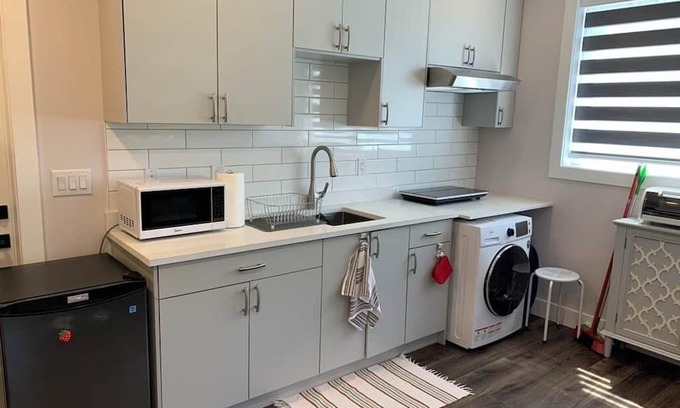 Mission Apartment | Private studio suite, WiFi, washer dryer, clean, quality linens, & smart tv.