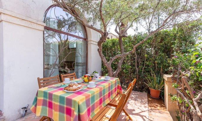 Villasimius Apartment | Holiday Apartment "Elga" with Garden & Wi-Fi