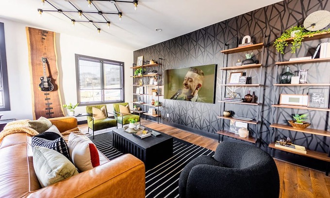 Edgehill House | BEST GULCH LOCATION IN NASHVILLE - LUXURY DESIGNER HOME - W/CITY VIEWS