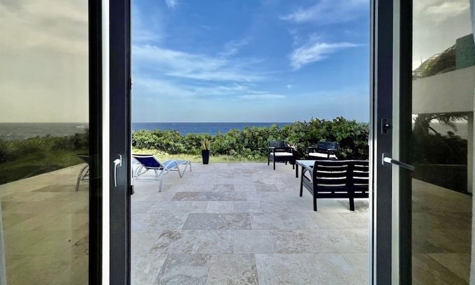 Lighthouse Estates Apartment | Couple Suite @Larimar, West Bay