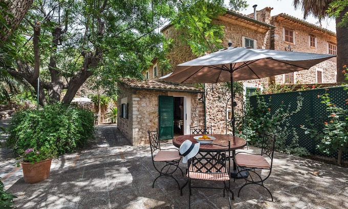 Soller House | 3-Bedroom traditional Soller stone house with a great garden