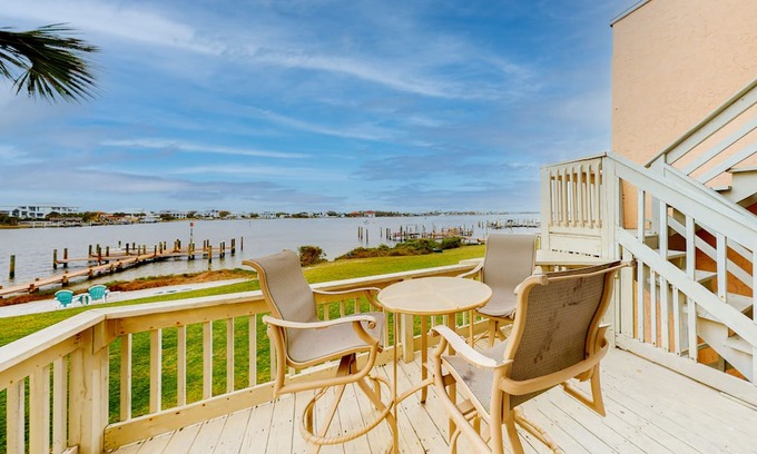 Treehouse House | Treehouse townhome w/incredible bay views and close shops/restaurant