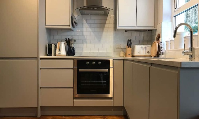 Kinsale House | Stylish Kinsale Townhouse with Harbour Views