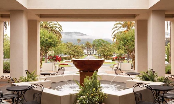 Napa Apartment | Top Floor Napa Condo w/Golf Views Near Wineries