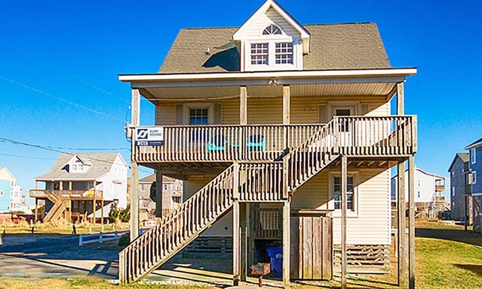 Rodanthe House | On Special - Relish in this Oceanview Rodanthe Home w/Hot Tub, Easy Beach Access