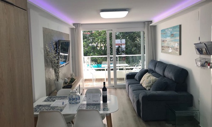 Torre del Mar Apartment | Darú Vistamar Luxur apartment, sea views, pool and beachfront