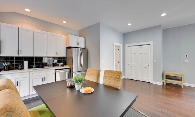 Norwalk Apartment | Gold Coast Getaway! Upscale Apt Near New Canaan