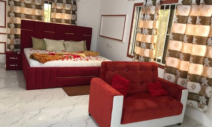 Atimpoku House | Alberjah Traincity Guesthouse