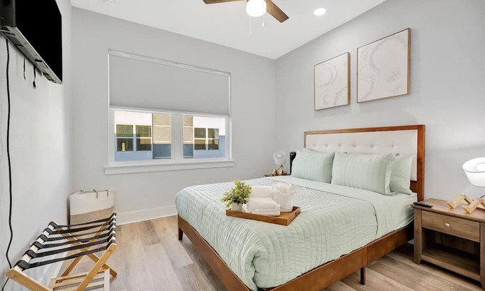 Tampa Apartment | 4br3ba Modern Sleeps 10 8 Minutes to Raymond James