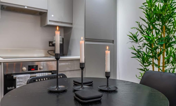 Fulham Broadway Apartment | Perfect London Old Brompton Apartment