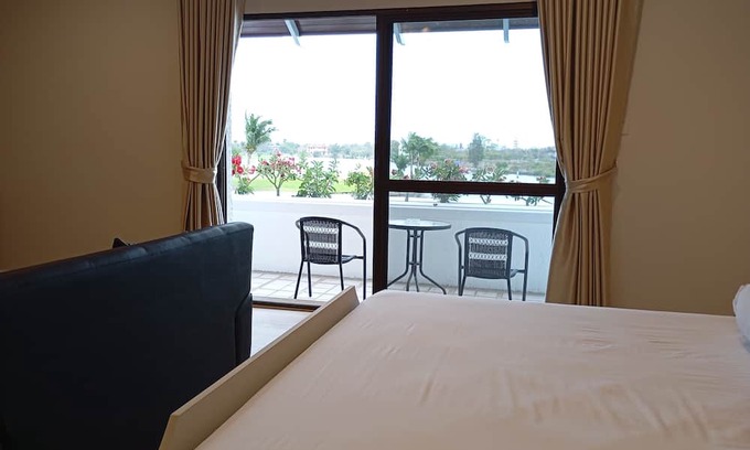 Bang Pakong Villa | Waterfront Royal Villa