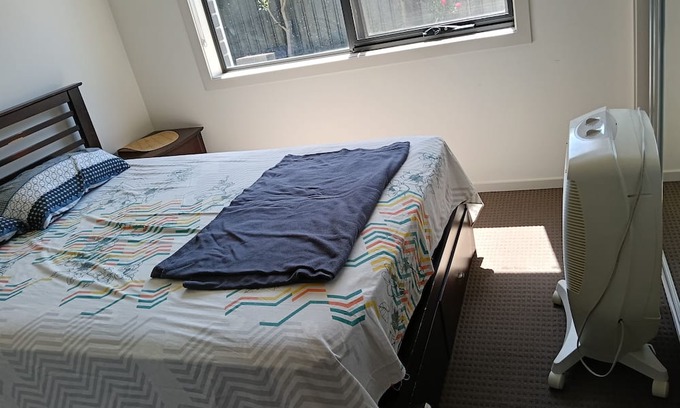 Cranbourne North Apartment | 3 rooms Prime location property 50% discount on all the bookings