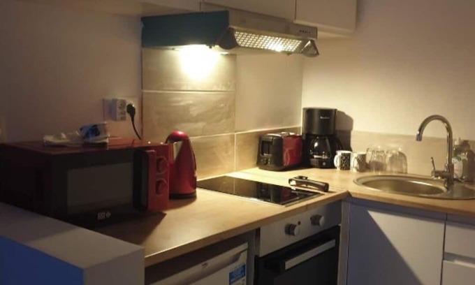 Henriville Apartment | Brown 5 stars