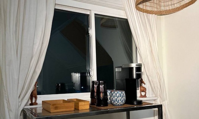 Hamilton House | Charming 1-bedroom house in Hamilton with WiFi and AC