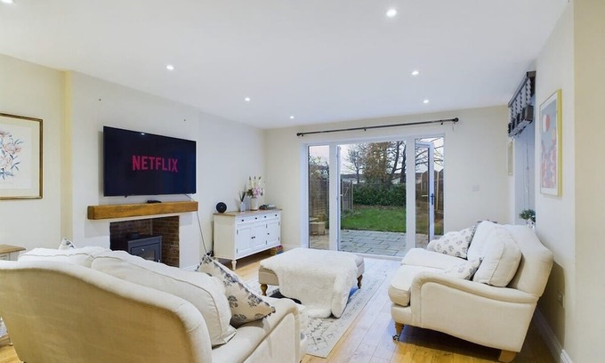 Winkfield House | The Royal Stay Ascot, Windsor & Thorpe Park Escape