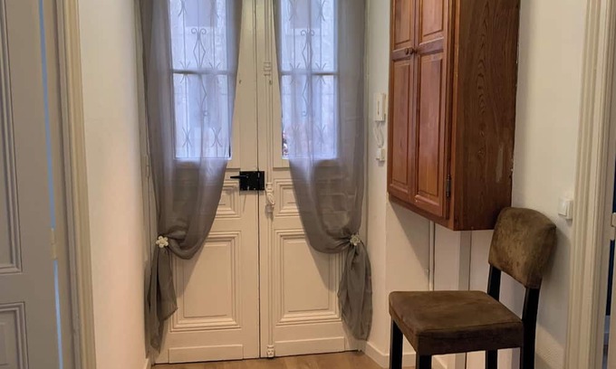 Loures-Barousse Apartment | La Douchka Azzurra