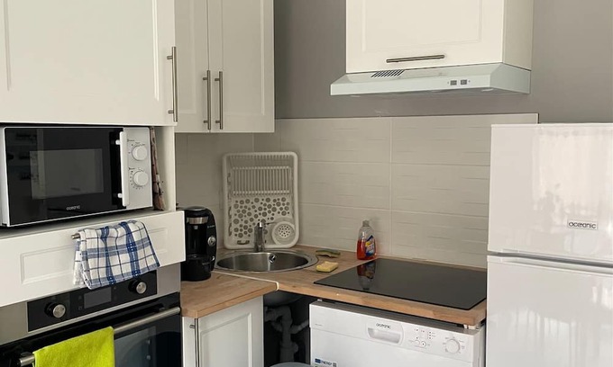 Chaum House | Holiday Home 'Menoua' with Mountain View, Wi-Fi and Air Conditioning