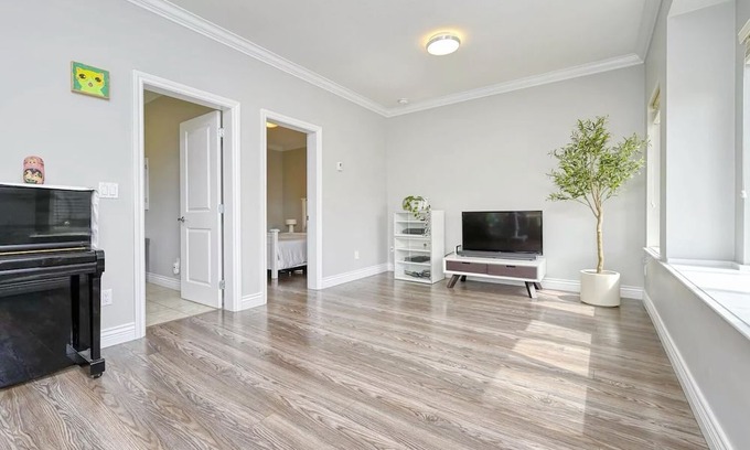 Burnaby House | Spacious&Modern Entire House in Central Area