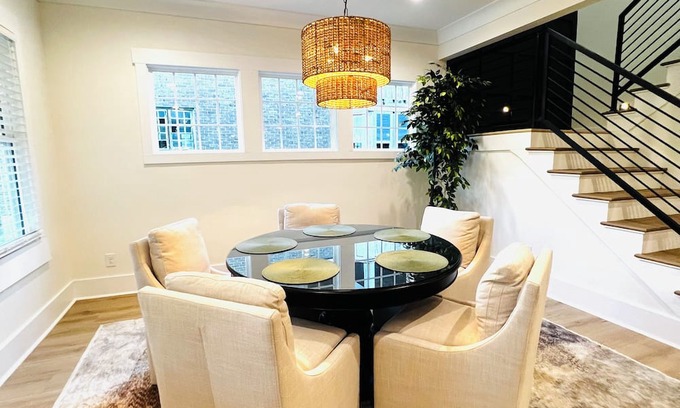 Norwood House | Spacious custom designed bungalow with 6 bedrooms & wifi in enjoyable Birmingham