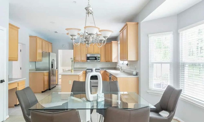 Fort Washington House | Spacious Family Home w/Pool, DC Area