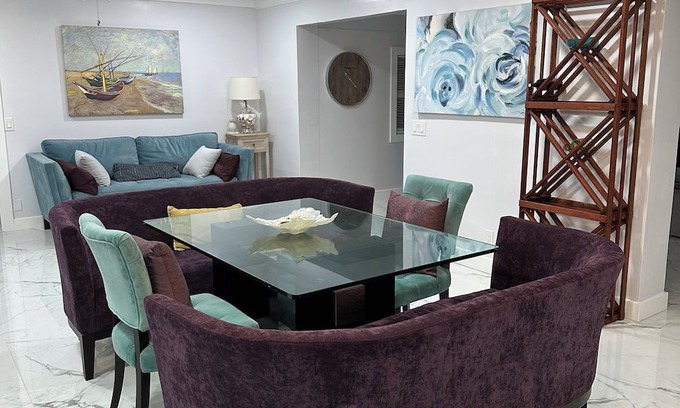 Lake Worth Corridor House | Fabulous 5-bedroom house in Lake Worth Beach next to lake fishing