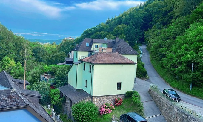 Krems an der Donau Apartment | nnExplore Krems and Wachau