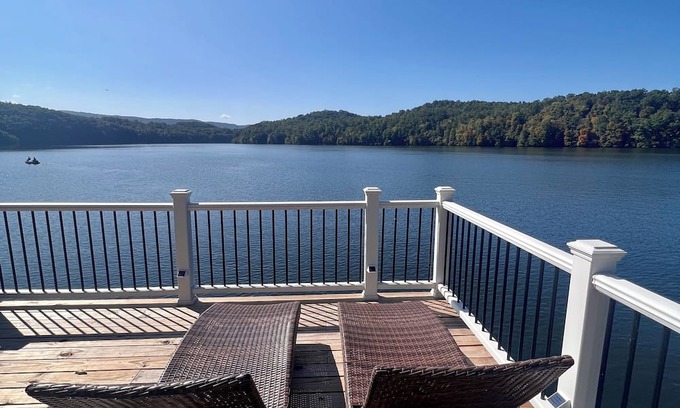 Ingles House | Claytor Lake Direct Waterfront Home Beautiful Private Awesome Views VT Radford