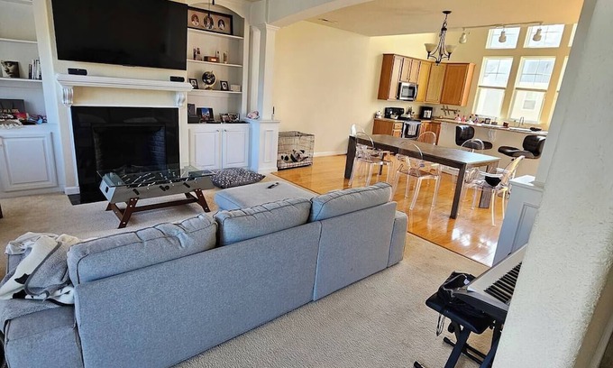 Northeast Virginia Beach Condo | Cozy 2-bedroom condo with AC, WiFi in awesome Virginia Beach, VA.