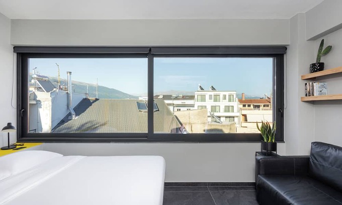 Ioannina Apartment | THE URBANIST inner city residences