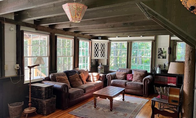 Northport Cottage | Artist Country Cottage on the Ocean