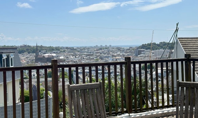 St. Helier Apartment | Modern Apartment, Great Location, Fabulous View