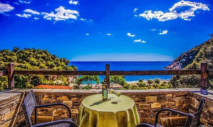 Papa Nero Apartment | Beachfront Pelion Getaway - Cozy Summer Oasis