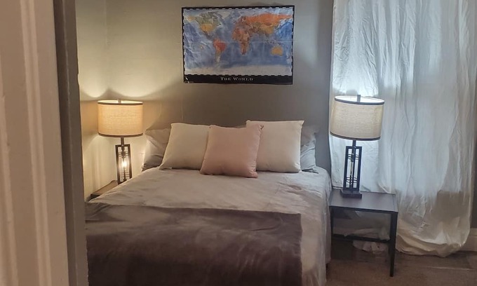 Redfield Apartment | Cozy 2-bedroom apartment in marvelous with WiFi, AC