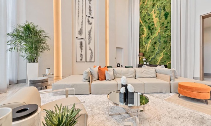 Doral Condo | Elegant Doral Escape: Room & Luxury