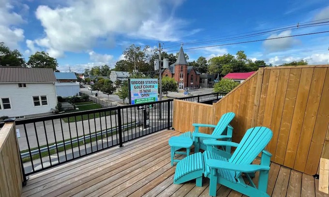 Grand Bend Apartment | Coastal Suites (Room 2) , Grand Bend