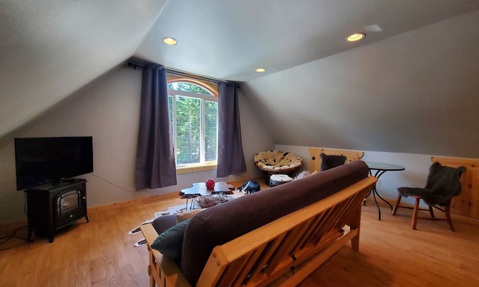 Snoqualmie Pass Apartment | Mountain Basecamp for fun and adventure.