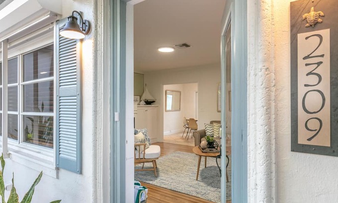 Lauderdale Beach House | Walk to Beach two Cottages Swimming Pool hot tub Surf and Sand Resldences