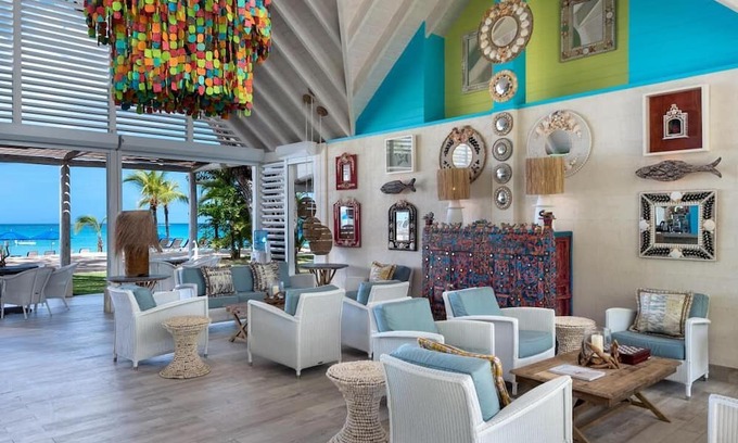 Paynes Bay Villa | 6 Br Vacation Home with Private Pool