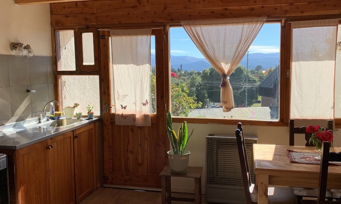San Carlos de Bariloche Cottage | Encantadora cabaña con vista al lago ideal para disfrutar Bariloche.